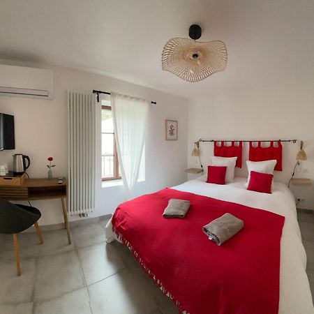 L'Auberge De Montsalier Bagian luar foto