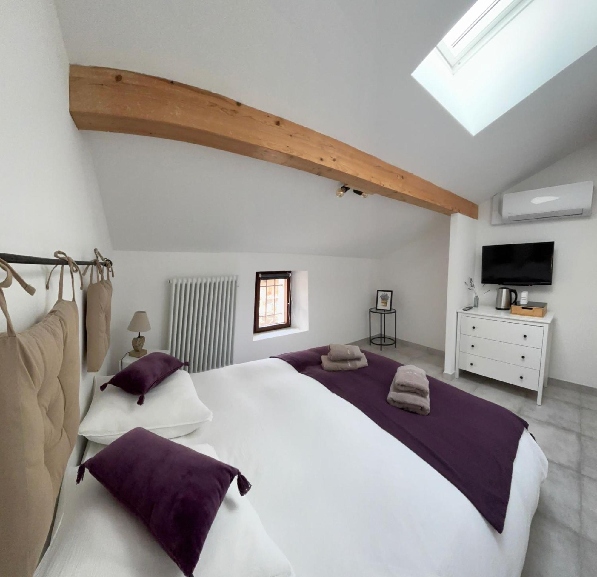 L'Auberge De Montsalier Bagian luar foto
