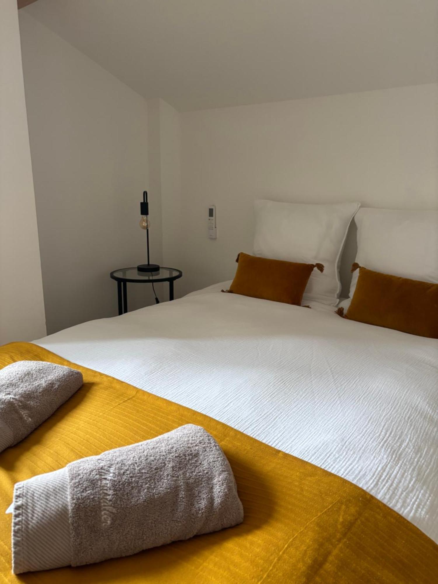 L'Auberge De Montsalier Bagian luar foto