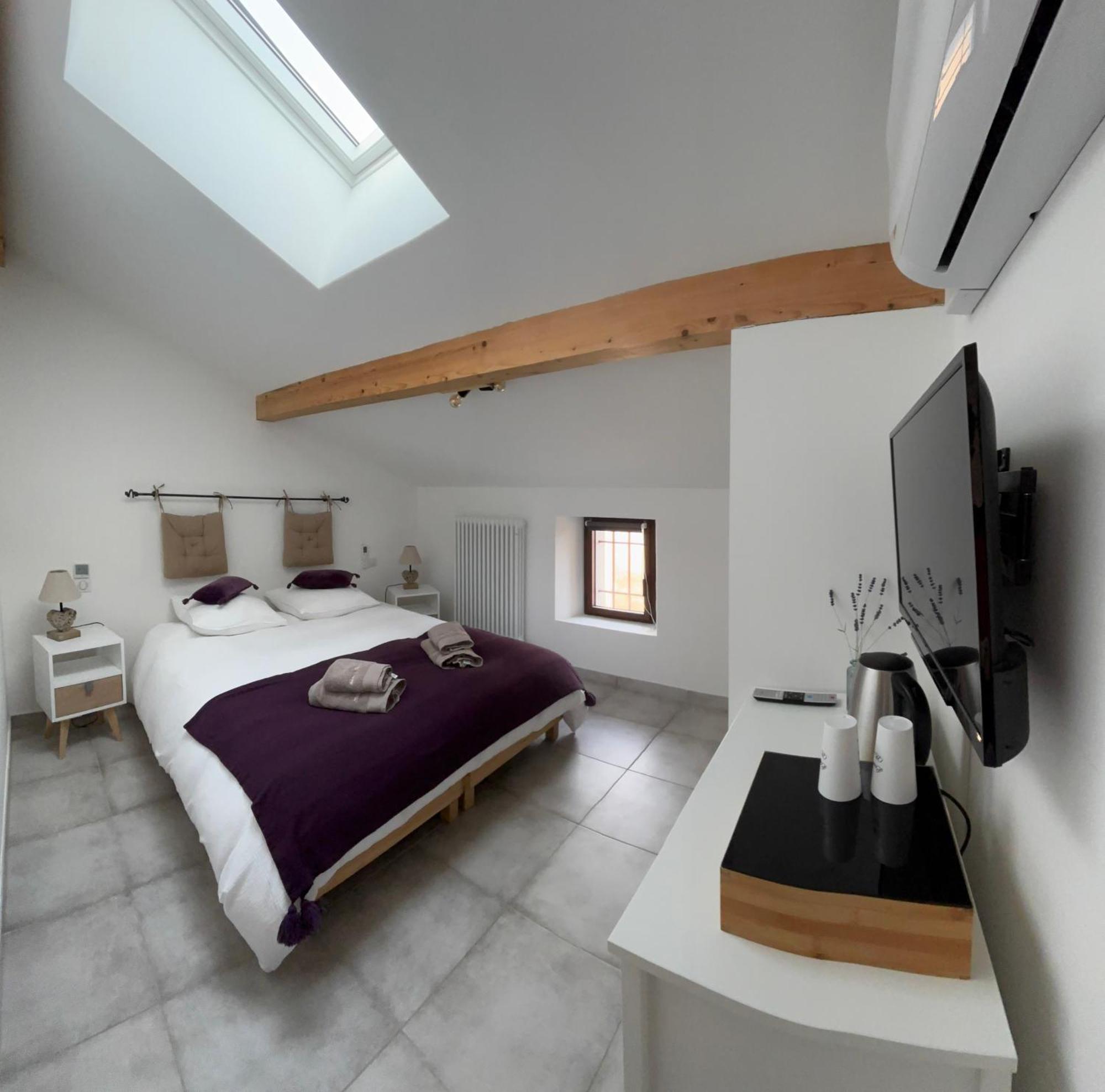 L'Auberge De Montsalier Bagian luar foto